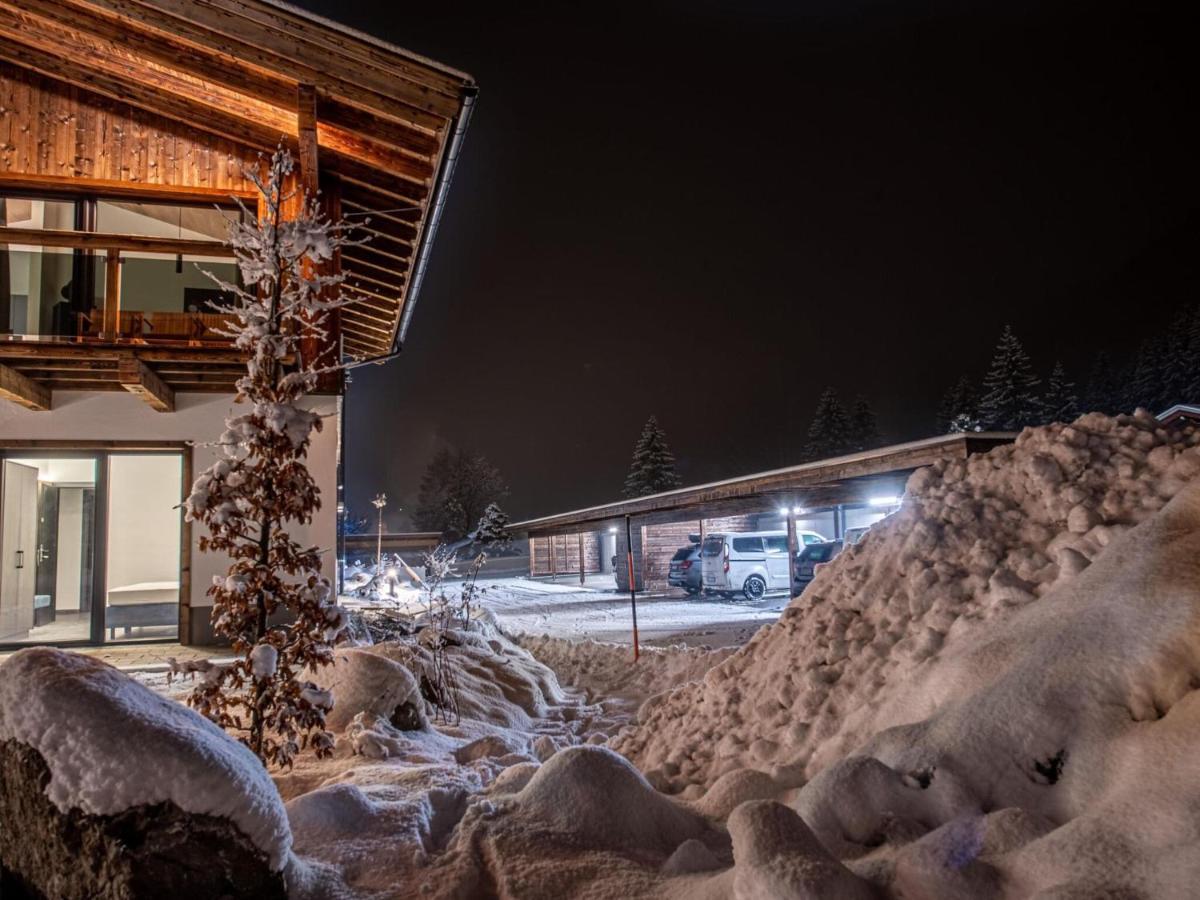 Apartment In Wald Im Pinzgau With A Carport Экстерьер фото