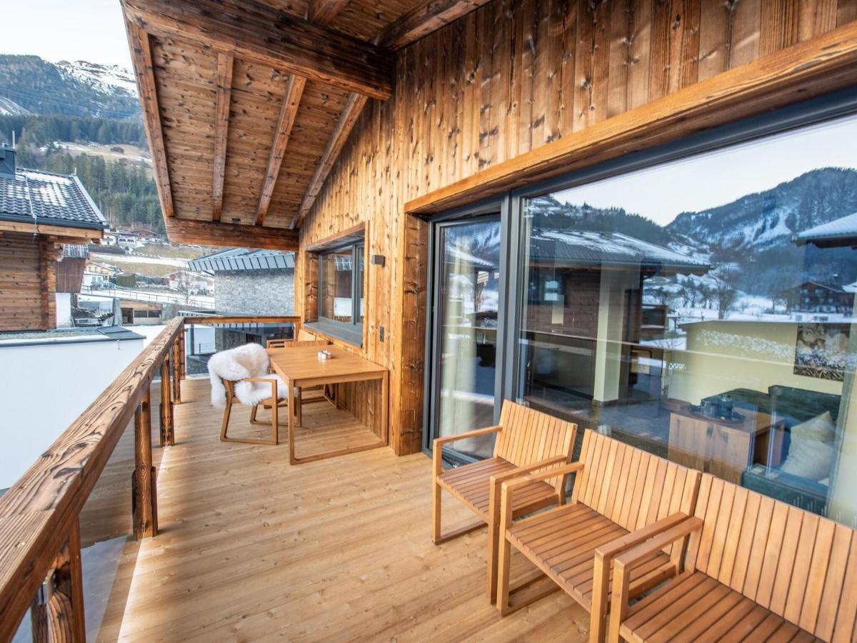 Apartment In Wald Im Pinzgau With A Carport Экстерьер фото
